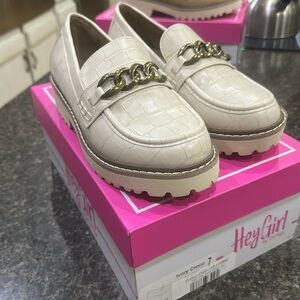 Corkys chain link loafer ivory. Brand new size 7